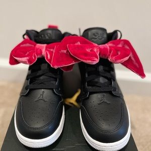 Jordan Girls ‘Big Kids’ Air 1 Mid Bow